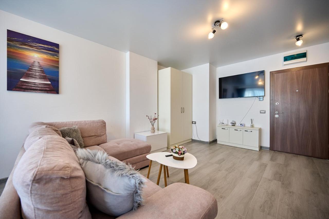 Appartement Palmas - Pool By N10 à Năvodari Extérieur photo